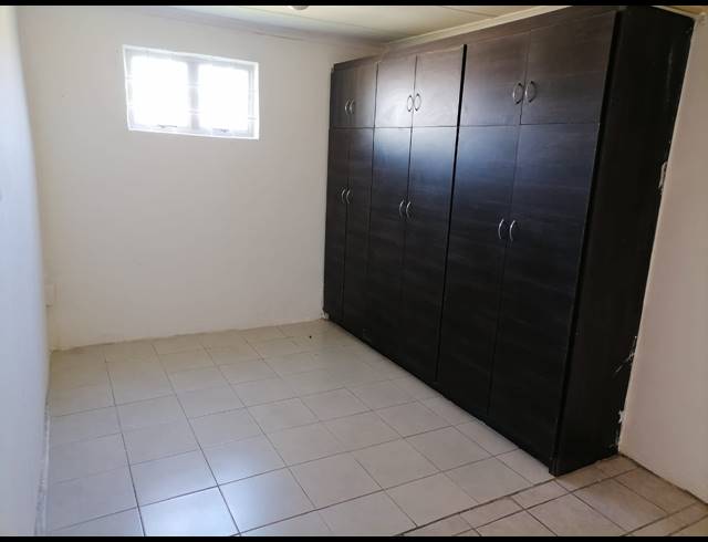 2 BEDROOM HOUSE FOR SALE IN MEREBANK EAST